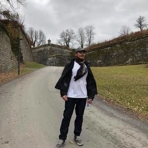 Meet your Posher, Bruce